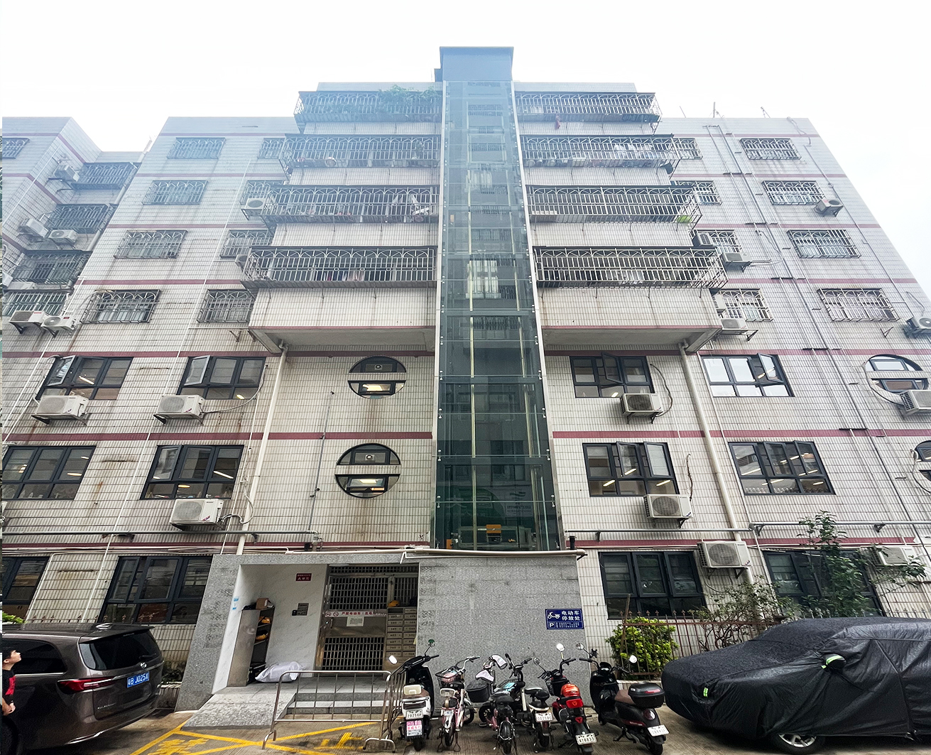 罗湖-罗湖妇联综合楼A栋、B栋（东湖大厦后面)  1.jpg
